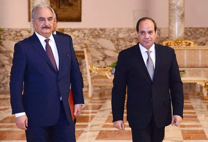 Atalayar_El presidente egipcio Abdel Fattah al-Sisi recibe al jefe del autodenominado Ejército Nacional Libio