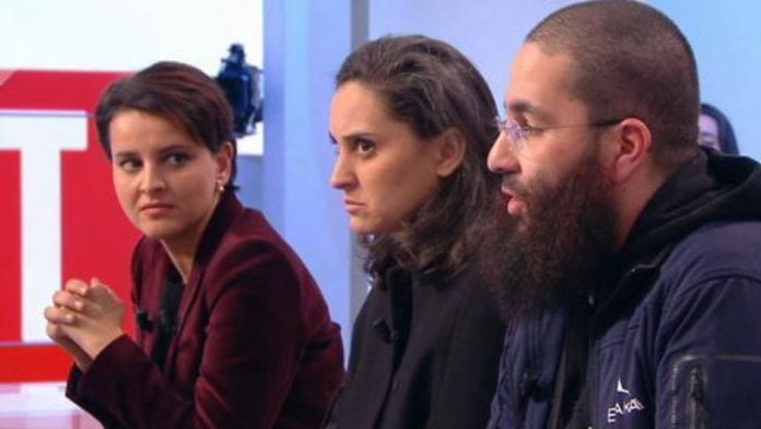 sur-le-plateau-de-canal-najat-vallaud-belkacem-a-gauche-ecoute-le-president-de-barakacity-idriss-sihamedi-a-droite_5503413