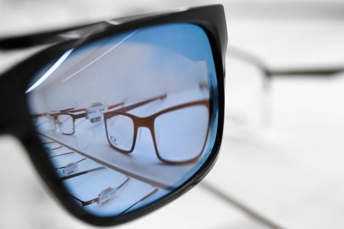 7793994563_des-lunettes-illustration
