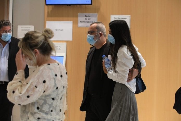 Eric-Cohen-sortie-tribunal-22-septembrelune-caissieres-lHyper-Cacher_0_729_486