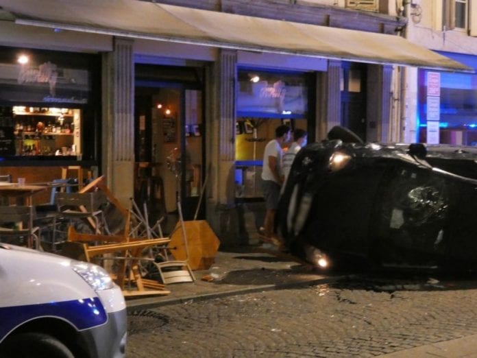 voiture-terrasse-nancy-854x641