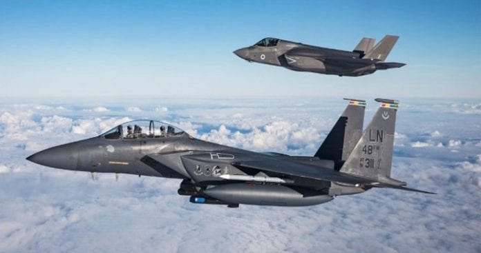 Can-an-old-F-15-Strike-Eagle-fighter-jet-beat-a-new-F-35-Lightning-II-Stealth-Fighter-jet-in-a-Dogfight (1)