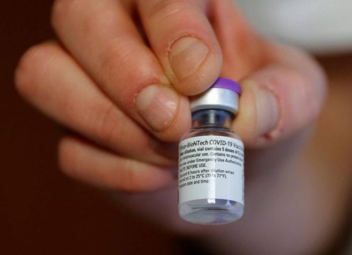 GGGPR03_HEALTH-CORONAVIRUS-FRANCE-VACCINATION_0107_11-1610037826_202838