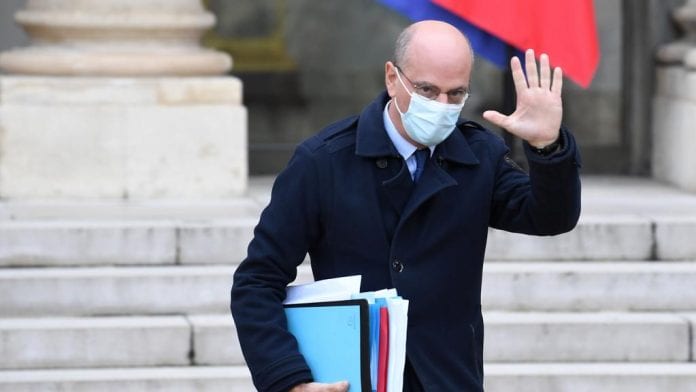 jean-michel-blanquer-a-annonce-que-les-epreuves-de-specialite-du-bac-allaient-etre-annulees-cette-annees-49361f-0@1x