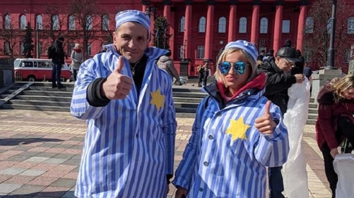 Ukrainian-anti-lockdown-protestors-1030x579-1-696x391
