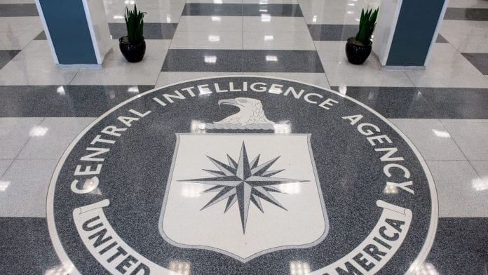 logo-de-la-centrale-d-espionnage-americaine-dans-le-hall-d-entree-du-siege-a-langley-en-virginie-le-14-aout-2008_5793635