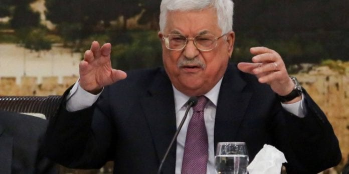 Mahmoud-Abbas-devant-lOLP-scaled-750x375
