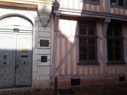 Synagogue-Troyes.-Photo-de-Steve-Krief-420x315