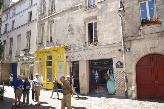 la-rue-des-rosiers