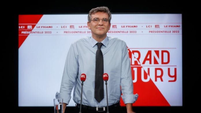 1466577-arnaud-montebourg-etait-l-invite-du-grand-jury-rtl-lci-le-figaro