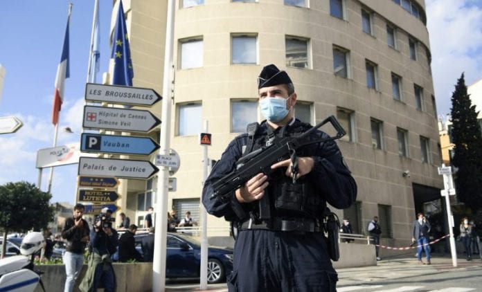 cannes-attaque-policiers-768x466