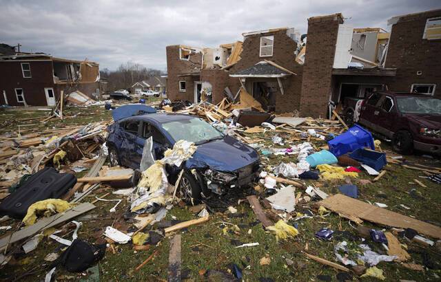 640x410_apres-le-passage-d-une-tornade-meurtriere-a-bowling-green-dans-le-kentucky-le-11-decembre-2021