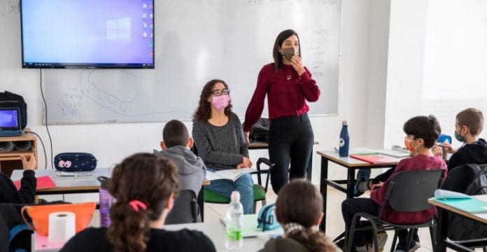 Classe-de-lycee-OF-724x375