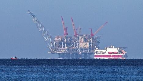 By63NUWQ8_63_51_468_264_0_large