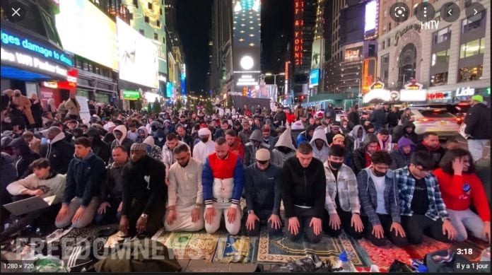 2022-04-04 16_06_58-Times square RAMADAN – Recherche Google