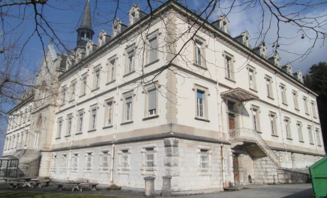 Hopital_de_Saint-Laurent-du-Pont_1898-660x400