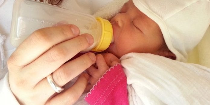 infant-g77197b3e4_1920-750x375