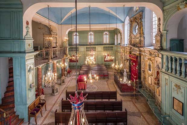 1-synagogue_de_carpentras-tt-width-620-height-414-fill-0-crop-0-bgcolor-eeeeee