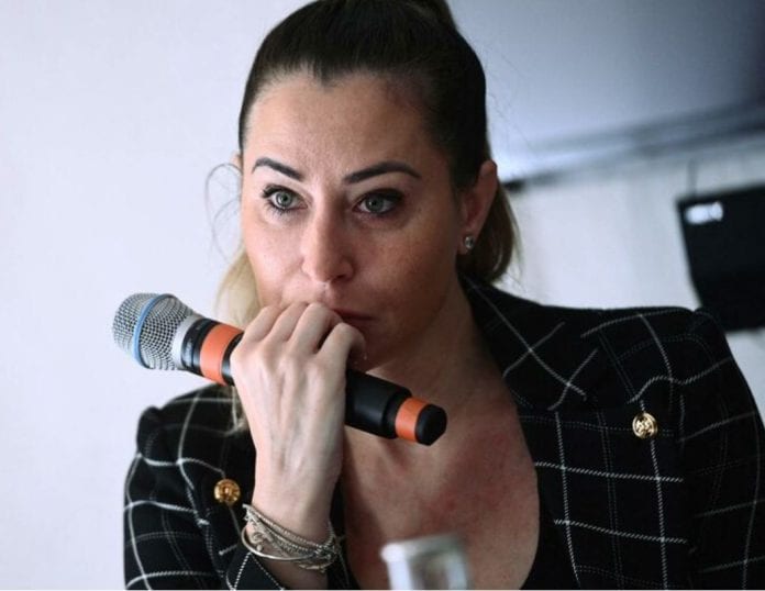 2022-10-20 17_55_13-Magali Berdah victime de cyberharcèlement _ douze personnes placées en garde à v
