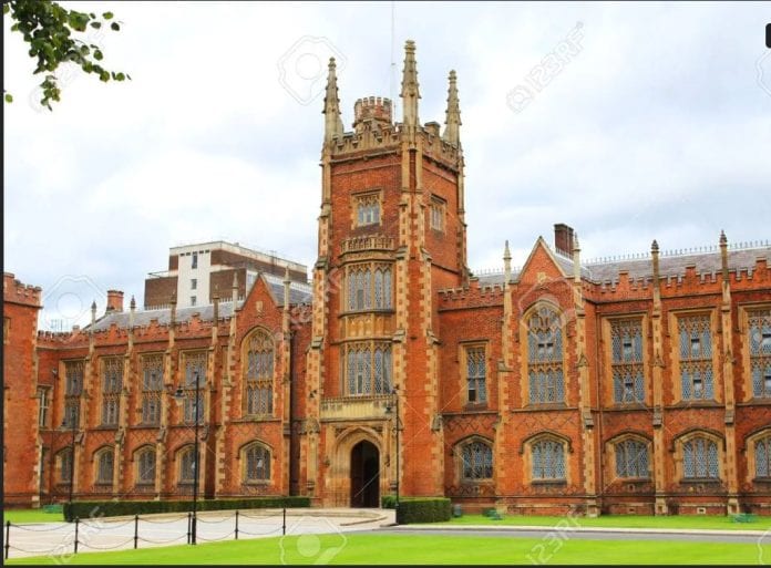 2022-10-28 10_16_38-Bâtiment De L'université Queens De Belfast Irlande Du Nord Royaume-uni Banque D'