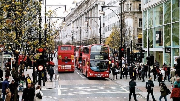 Oxford_Street_December_2006