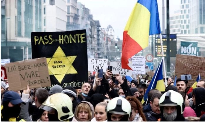 2022-11-06 13_03_25-Antisémitisme, complotisme et haine en ligne _ comment lutter contre les comport