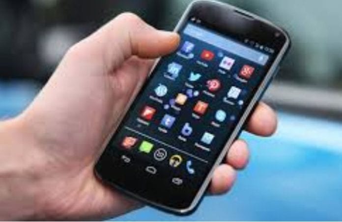 2022-11-27 14_33_48-Smartphone maladie – Recherche Google