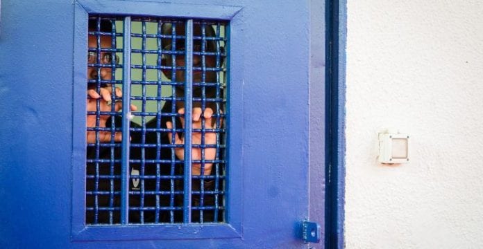 F221205AVS10-725x375 (1)