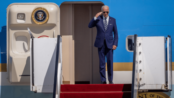 Joe-Biden-Leaves