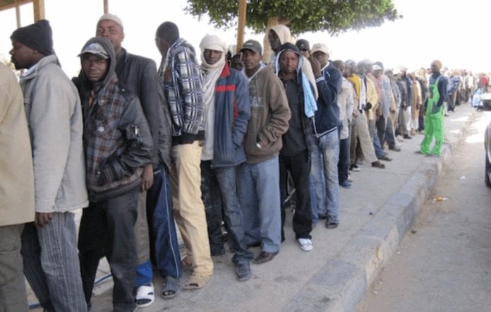 2023-01-27 13_36_01-Ces annonces de Pôle Emploi où il faut savoir parler arabe