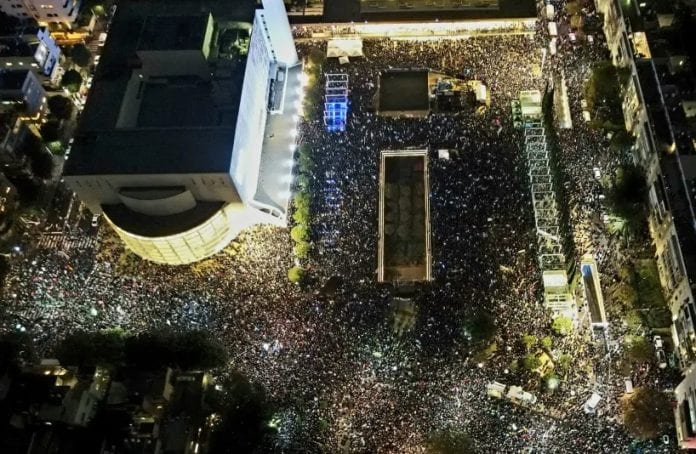 80_000_Israéliens_manifestent_à_Tel_Aviv_01