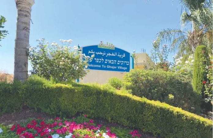 Israeli_village_on_Lebanon_border_01
