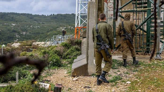 IDF-Soldiers-Guard-Northern-Israeli-Border-Near-Lebanon-880x495