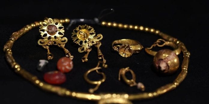 bijoux_1800ans