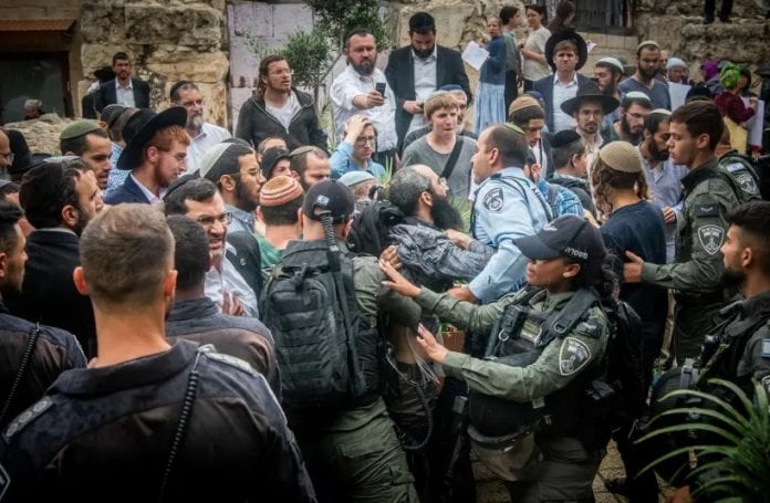 Orthodox_Jews_protest_against_Christian