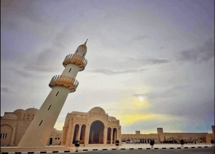 2023-06-01 10_00_41-La « mosquée penchée de Doha » fait sensation en ligne