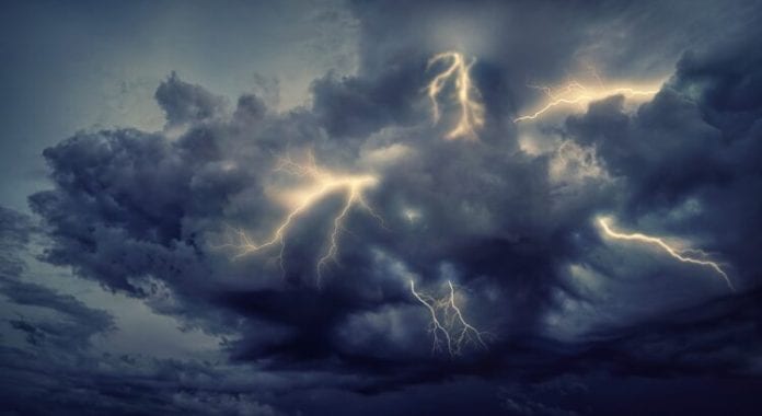 thunderstorm-g9176d5164_1280-750x410