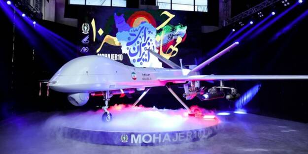 l-iran-a-devoile-un-drone-d-attaque-ressemblant-a-un-appareil-americain