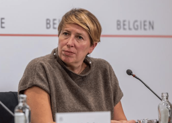 JForum Caroline Gennez