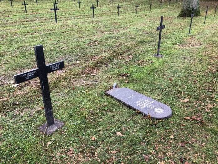 steles-juives-degradees-moulin-sous-touvent-oise