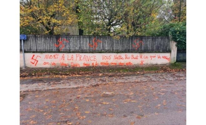 sur-ce-tag-antisemite-decouvert-le-27-octobre-on-peut-notamment-lire-mort-a-la-france-et-on-va-vous-tuer-photo-dr-1700153826-660x400