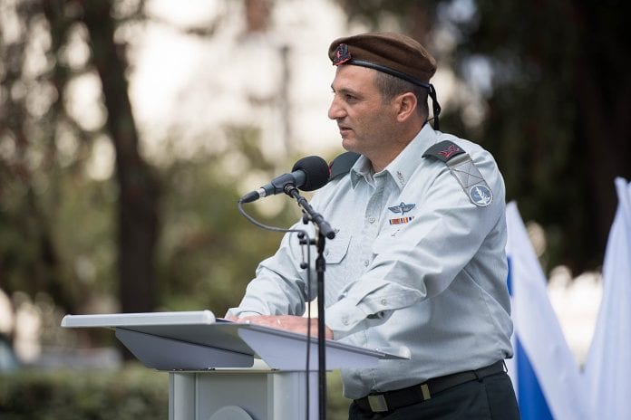 1280px-יניב_עשור