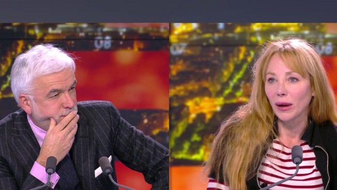julie_depardieu_cette_chasse_a_lhomme_est_vraiment_degueulasse_et_meme_si_ce_netait_pas_mon_pere_je_le_penserai_aussi_65809db76b00c_0
