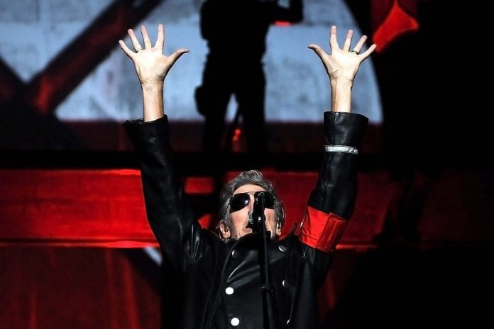 Roger-Waters-Concert-in-Rio-de-Janeiro-1320x880