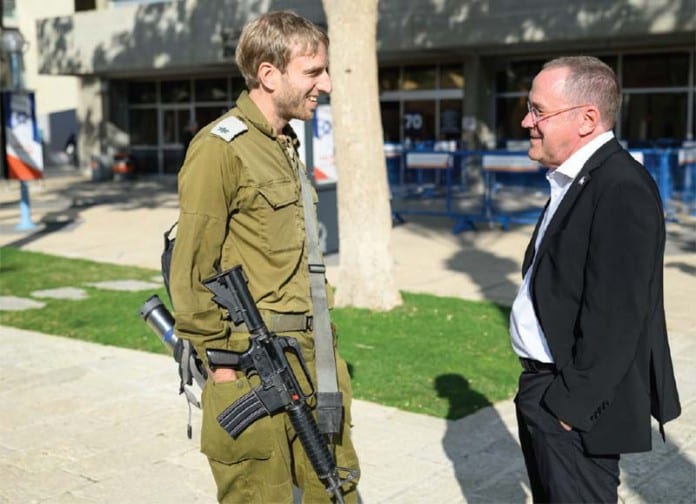 Professor-Chamovitz-with-a-reservist-faculty-member-696x504