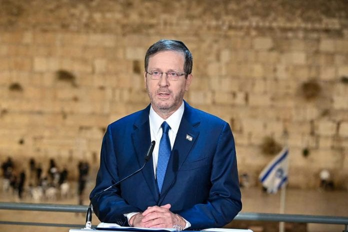 Isaac-Herzog-at-Western-Wall-Speech-March-for-Israel-1320x880