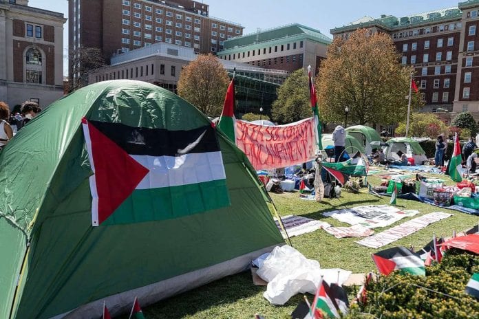 Tent-Encampment-at-Columbia-University-Pro-Palestinian-Protests-1320x880