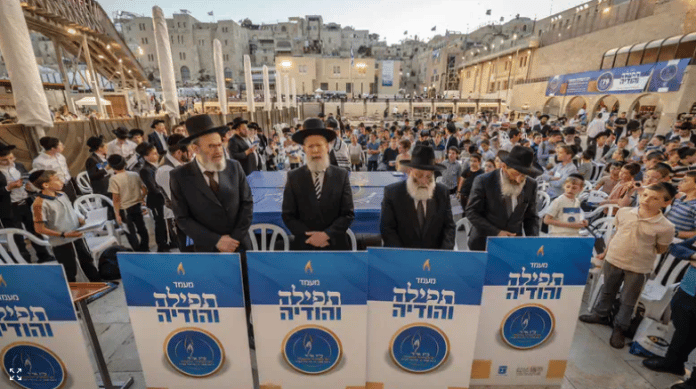 Children_pray_for_hostages
