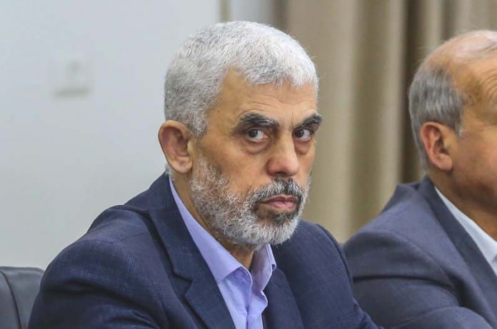 Yahya-Sinwar-hosts-a-meeting-with-members-of-terrorist-factions-in-Gaza-City-April-13-2022.-696x461 (1)
