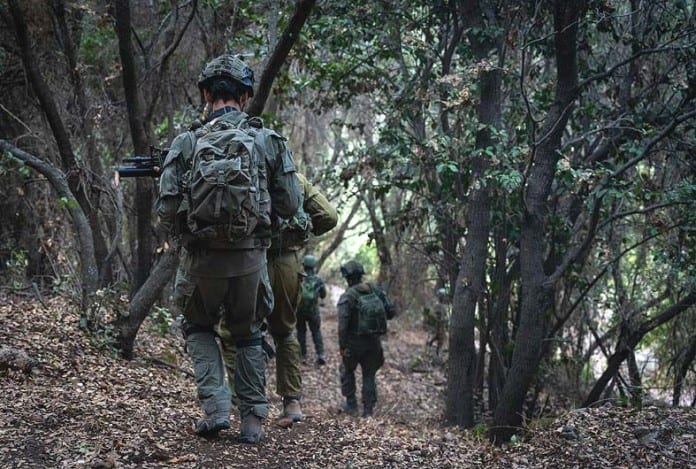 Golani-fighters-patrol-south-Lebanon.-696x469